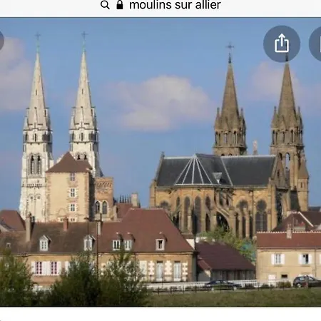 Ideale Famille, Y Est ! Holiday home Dompierre-sur-Besbre